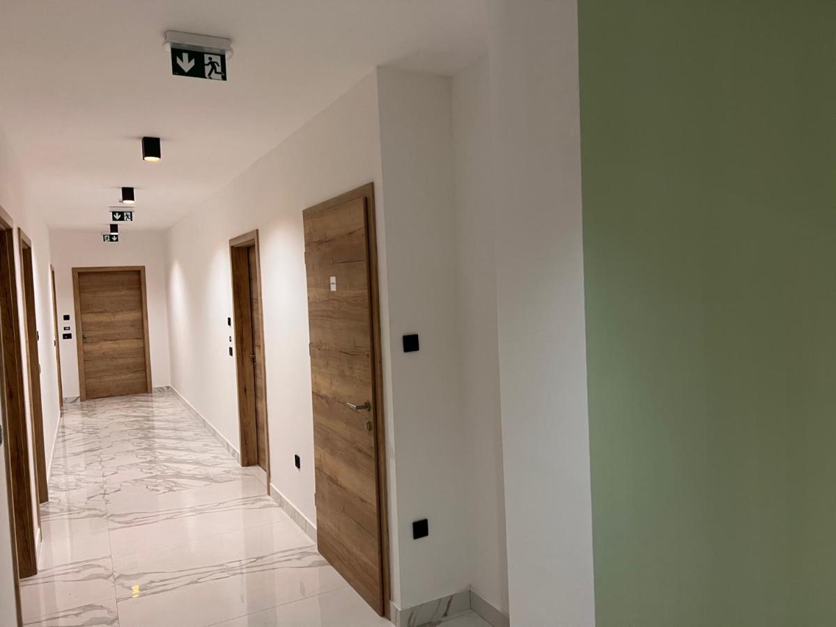 סלצה Hotel Millenium Deluxe מראה חיצוני תמונה